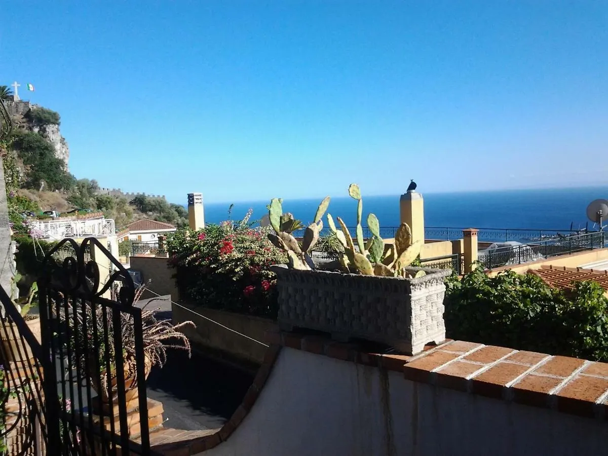 Willa Sciala' Taormina 0*,