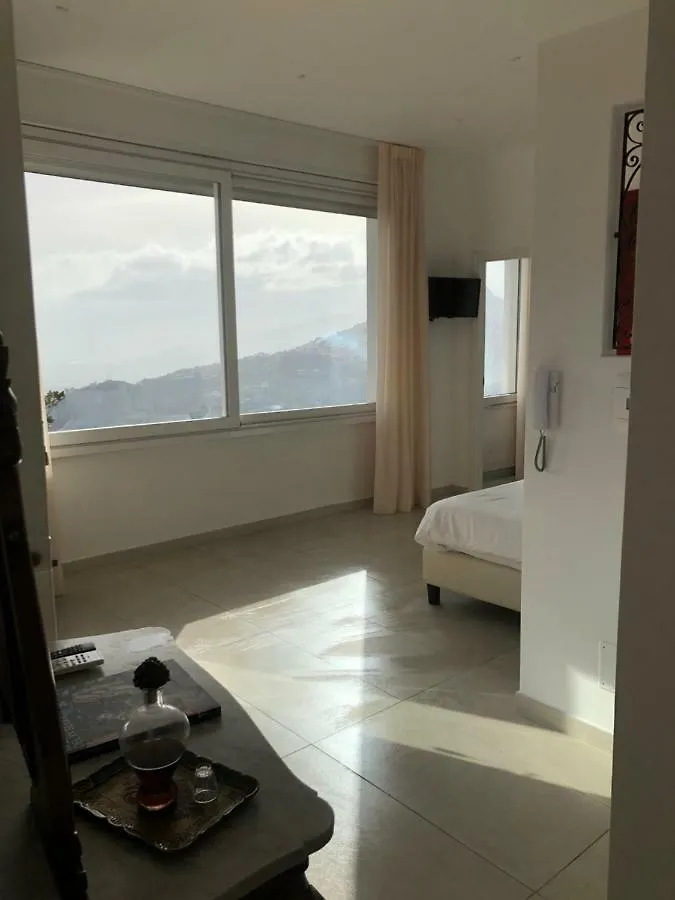 Sciala' Villa Taormina 0*,